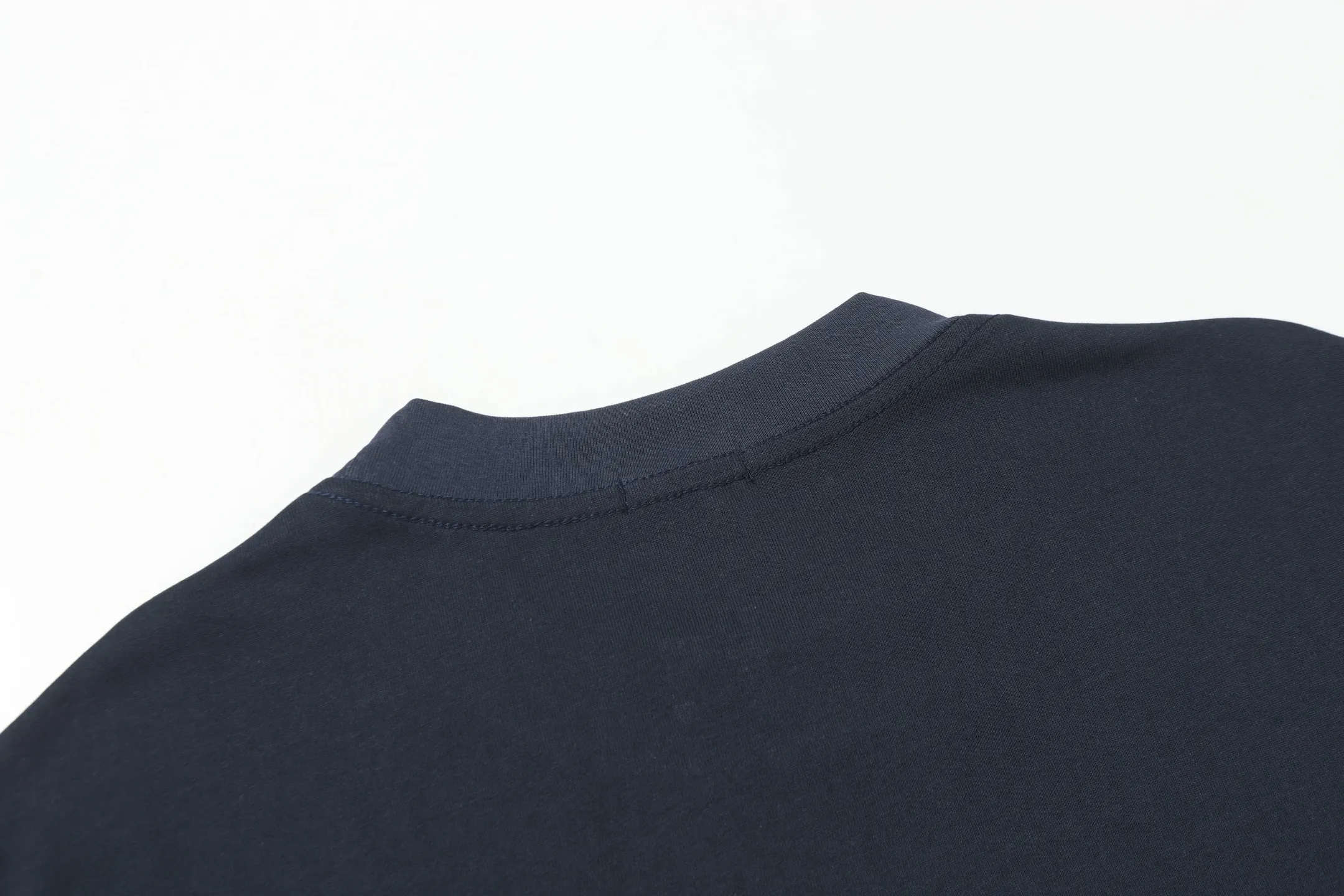 P130 Style number: A005 [Ralph Lauren classic printed round neck basic short sleeves] ✅270g double yarn fabric, custom woven and dyed threads ✅Original stickers Scan the QR code to enter the official website ✅Large version, loose and stylish, can wear up to 210 pounds Color: black white navy blue gray sky blue Size: S-XL